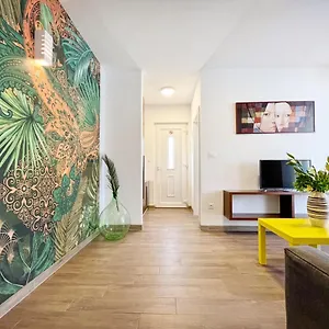 https://apartments-teodora-maria.in-istria.net